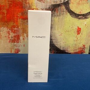 MAC Hyper Real Fresh Canvas Cream-To-Foam Cleanser